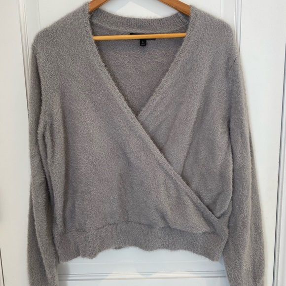 Banana Republic grey top - Picture 1 of 8